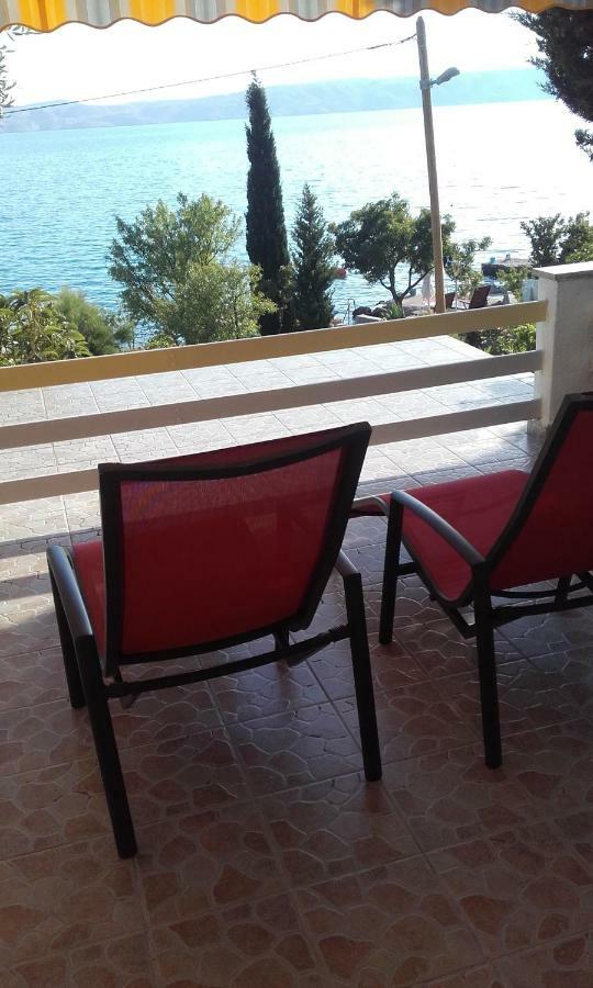 Apartment Milka By The Sea Карлобаг Екстериор снимка